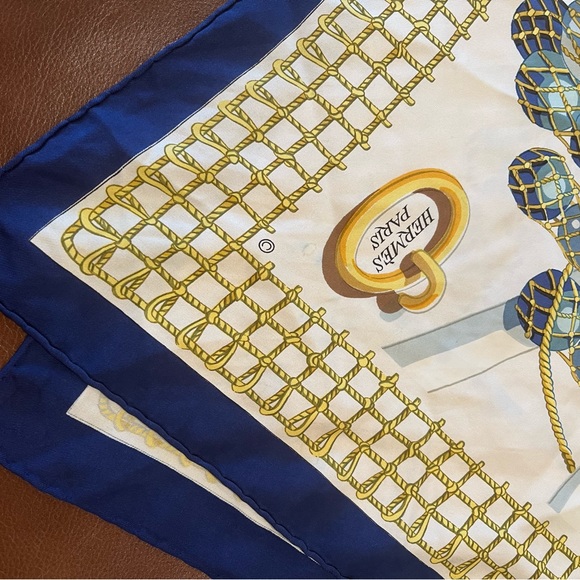 Rare Hermes large silk scarf - Picture 4 of 8